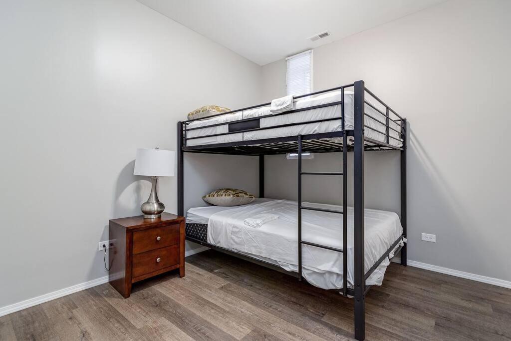 Suite 1 On Southport 4 Queen Beds Chicago Extérieur photo